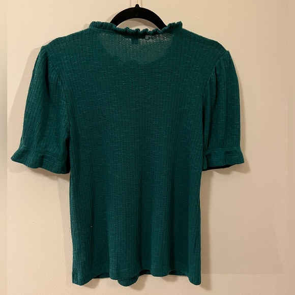 J. Crew pointelle puff sleeve, ruffle trim top. Green. Size M EUC! - Picture 2 of 4